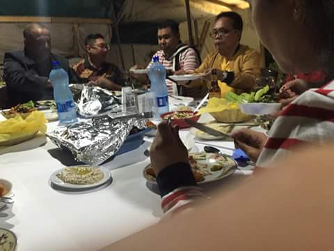 Drs Denny Wowiling dalam salah satu perjamuan malam dengan senator palestina