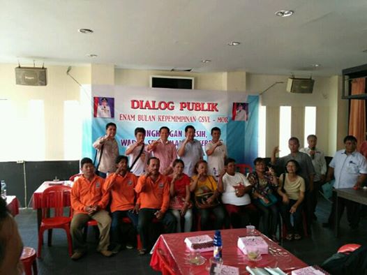 Walikota G S Vicky Lumentut dan Wawali Mor D Bastian saat Foto bersama Masyarakat Kota Manado