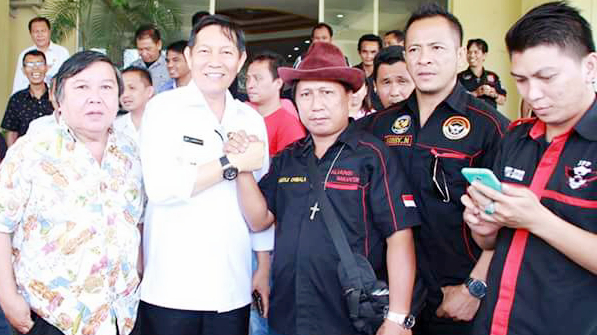 Walikota G S Vicky Lumentut bersama Aliansi Adat Minahasa