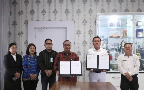 Bupati Minahasa Selatan, Franky Donny Wongkar, menghadiri Rapat Kerjasama Operasional Penandatanganan Kesepakatan Bersama dan Perjanjian Kerjasama Perlindungan Jaminan Sosial Ketenagakerjaan bagi Pekerja Rentan Bukan Penerima Upah