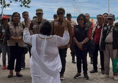 Maya Rumantir Kunjungi Pulau Makalehi, Disambut Secara Adat